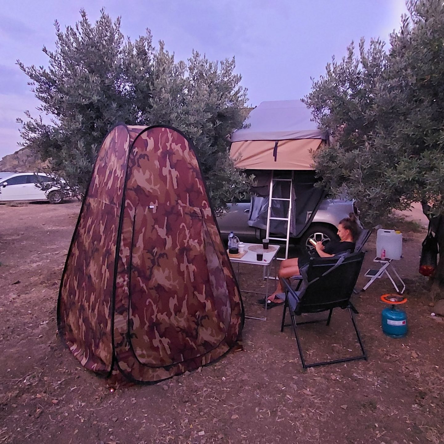 Antyczny port Kapanca w Turcji – biwak pod drzewami oliwnymi