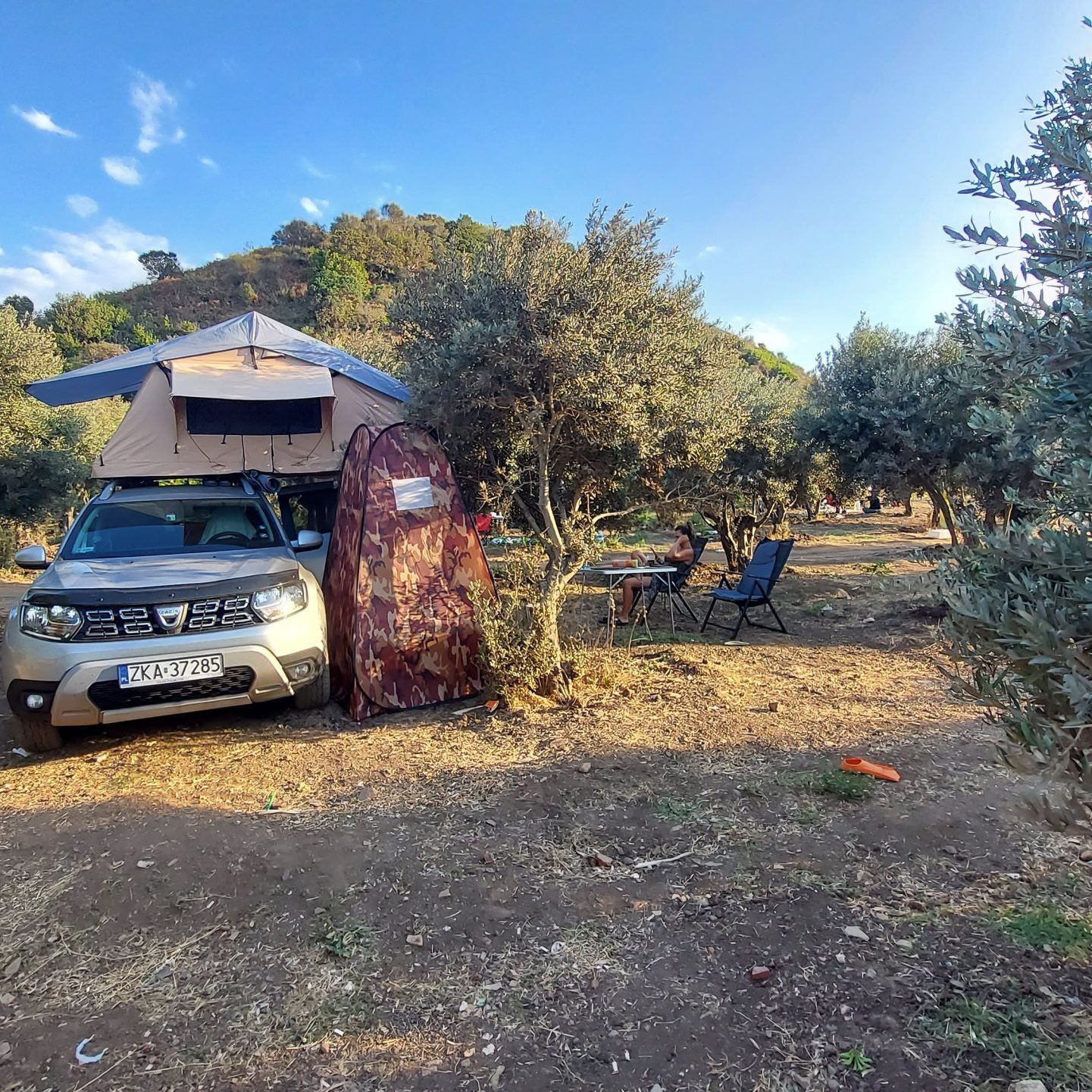 Antyczny port Kapanca w Turcji – biwak pod drzewami oliwnymi